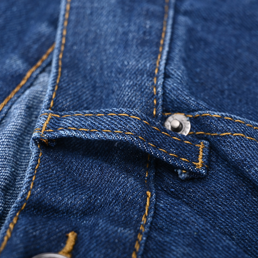 Trabilla con remache de los jeans clásicos
