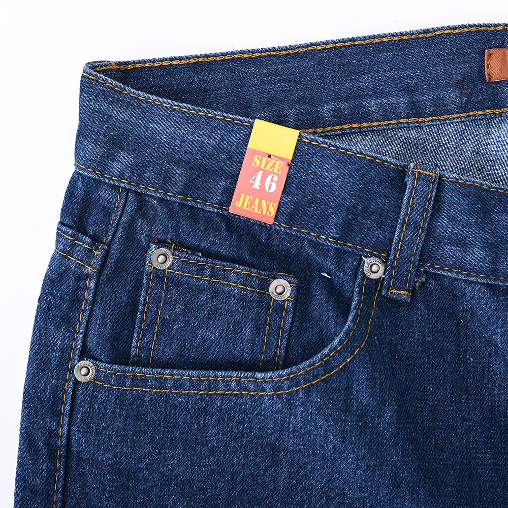 Bolsillo delantero con relojera de los jeans clásicos