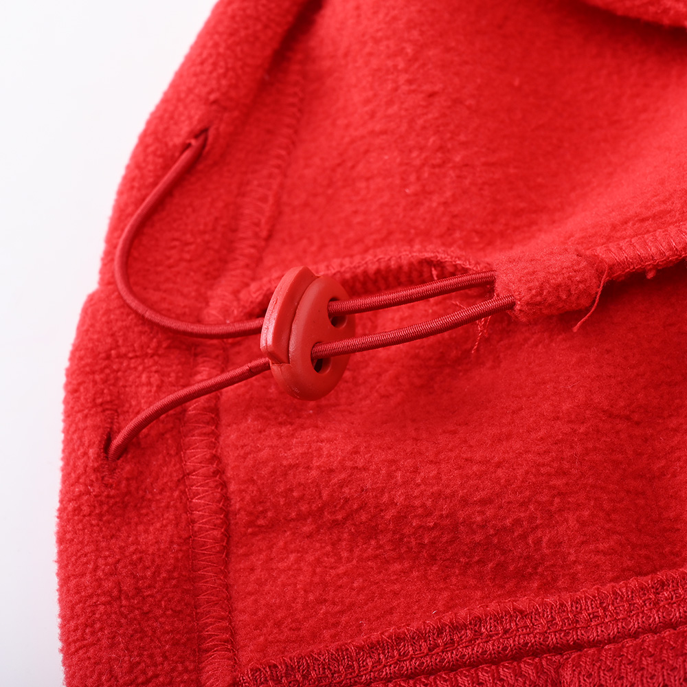 Cordón ajustable con tope en el dobladillo de la chaqueta polar