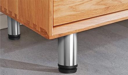 Cómo elegir patas para sofá: Guía para fabricantes e importadores